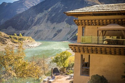 LUX Tea Horse Road Deqin Benzilan