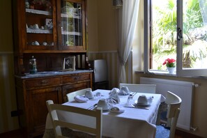Free daily local cuisine breakfast