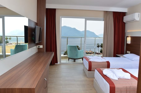 Standard Room, Sea Facing | 1 bedroom, minibar, in-room safe, desk