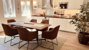 Deluxe Apartment, Ensuite | Private kitchen