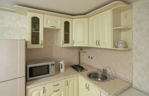 Comfort-Apartment, 2 Schlafzimmer | Eigene Küche | Kühlschrank, Mikrowelle, Ofen, Herdplatte
