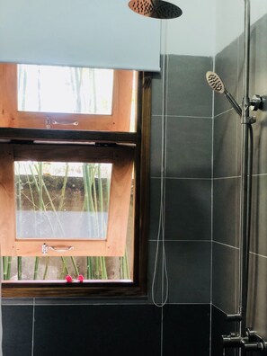 Douche de la salle de bain