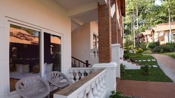 Deluxe Triple Room | Balcony