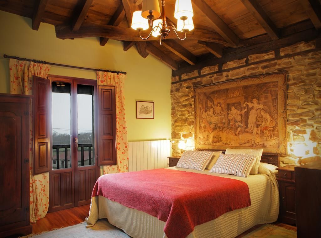 Habitación con 1 cama doble o 2 individuales, vistas al jardín | Cortinas opacas, tabla de planchar con plancha, wifi gratis