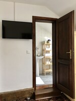 标准单人房 | 客房内保险箱、遮光窗帘、婴儿床、免费 WiFi