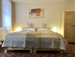 Standard Double Room | In-room safe, blackout curtains, cots/infant beds, free WiFi - Familia (Cesky Krumlov)