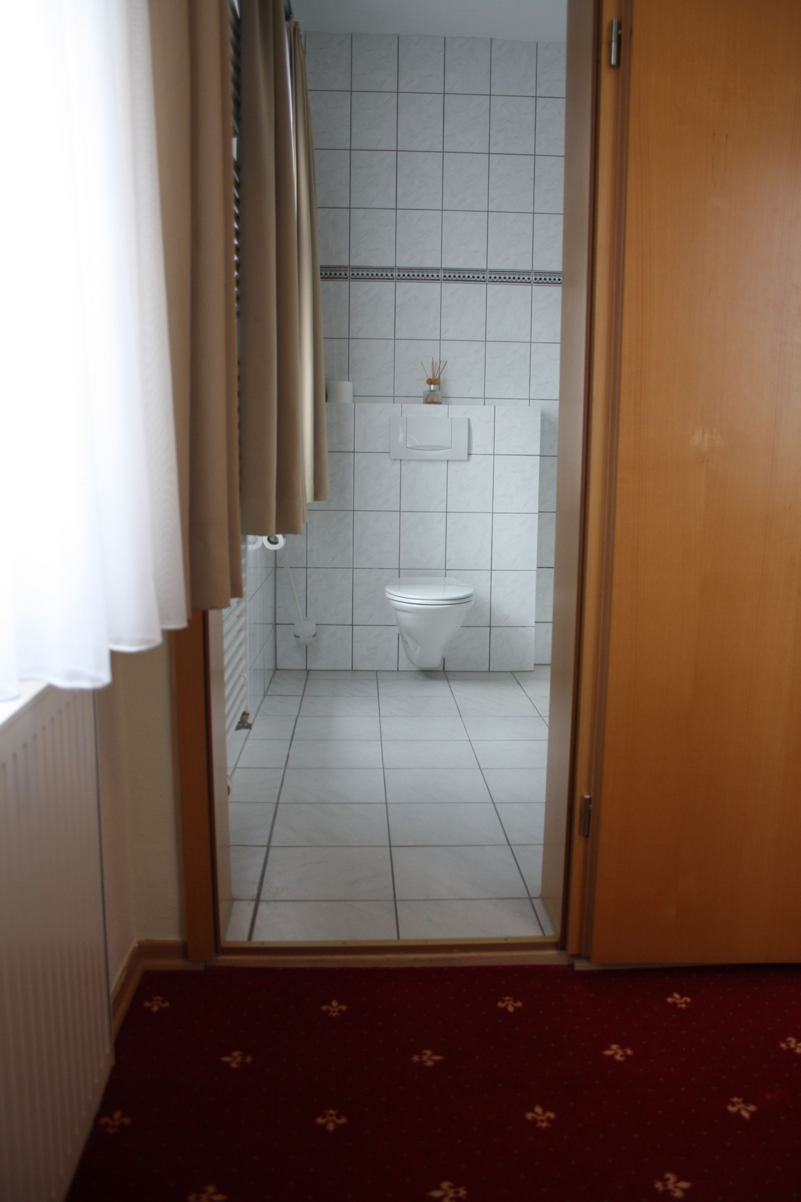 double room | bathroom | shower, free toiletries, hair dryer, towels
