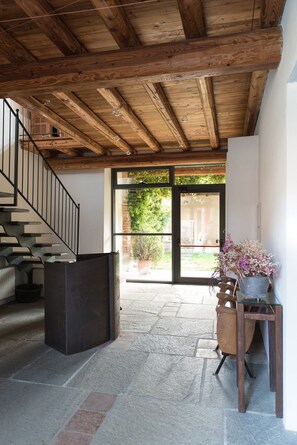 Interior entrance - Albergo Real Castello (Verduno)