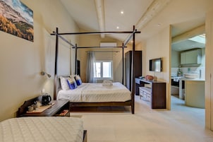 Chambre Triple Supérieure, vue jardin | 1 chambre