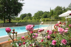 Piscina externa, piscina infinita