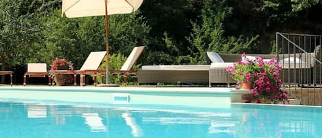 Outdoor pool, an infinity pool