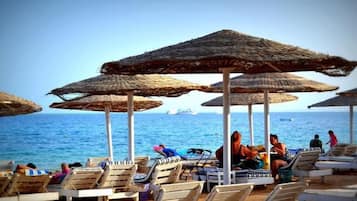 Plage privée à proximité, parasols, serviettes de plage