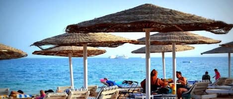 Plage privée à proximité, parasols, serviettes de plage