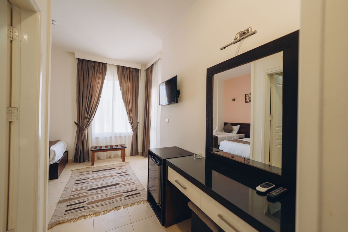 Standard Single Room, Garden View | Minibar, in-room safe, soundproofing, cribs (surcharge)