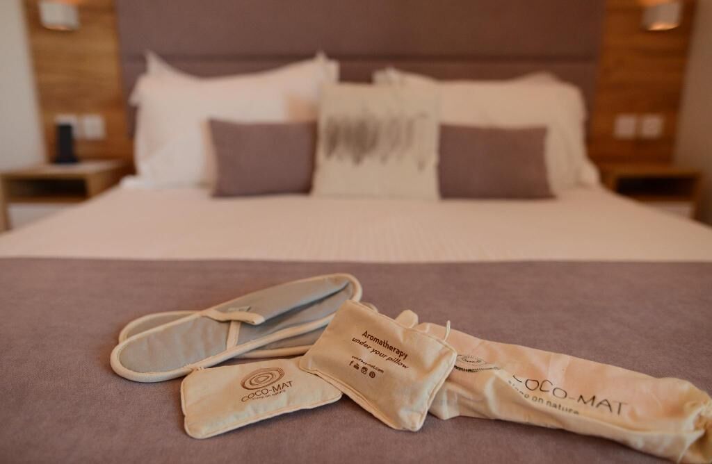 Roupas de cama premium, cofres nos quartos, escrivaninha