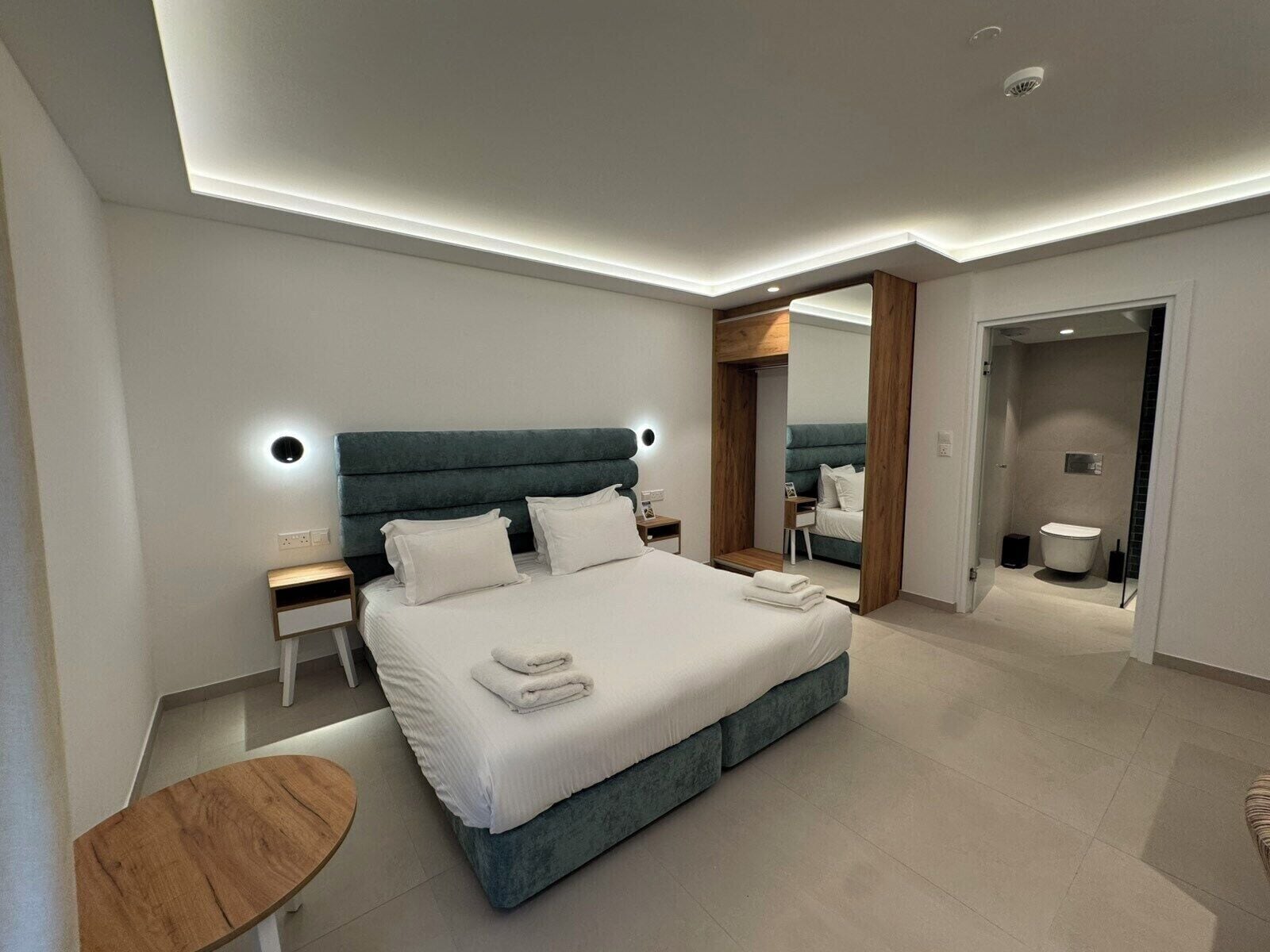 Deluxe Double or Twin Room, Balcony | Premium bedding, in-room safe, desk, blackout drapes