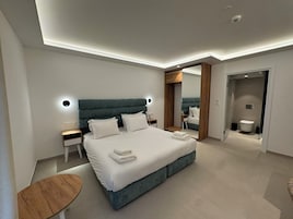 Deluxe Double or Twin Room, Balcony | Premium bedding, in-room safe, desk, blackout drapes