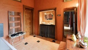Dobbeltrom (Magdeleine d’Espagne) | Vask på badet