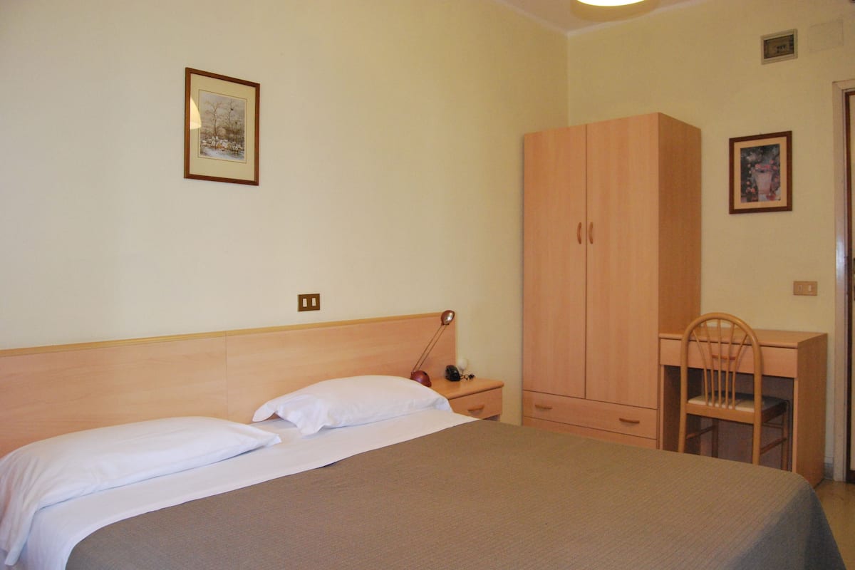 Economy Double Room | Premium bedding, minibar, in-room safe, desk