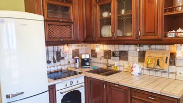 Appartement Deluxe, 1 chambre, cuisine, en front de plage | Cuisine privée | Réfrigérateur, micro-ondes, plaque de cuisson, cafetiÚre/bouilloire