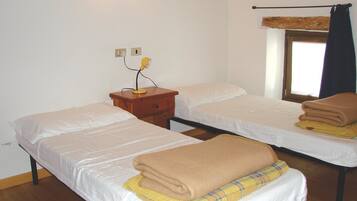 Double or Twin Room | Desk, soundproofing, cots/infant beds, free WiFi