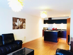 In-room dining - Birmingham Serviced Apartment- Ryland (Birmingham)