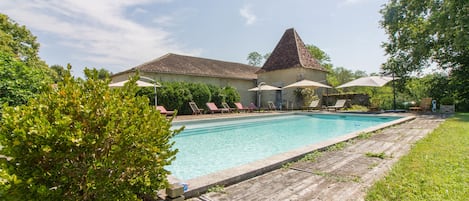 Außenpool, Liegestühle