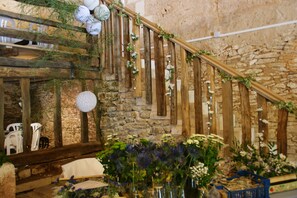 Indoor wedding - Château de La Combe (Mareuil en Périgord)