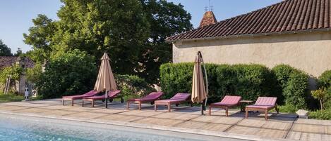 Outdoor pool, pool loungers