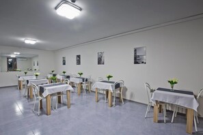 Daily buffet breakfast (GEL 20.00 per person)