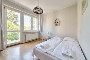 Apartment, 2 Bedrooms, Balcony (6 people) | 1 bedroom, individually decorated, iron/ironing board, cots/infant beds - Dom&House-Apartment Monte Cassino Family (Sopot)