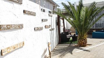 Vista frontal de la propiedad
