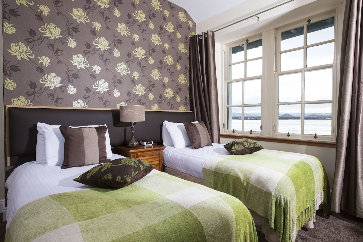superior twin room, sea view | premium bedding, desk, blackout curtains, iron/ironing board