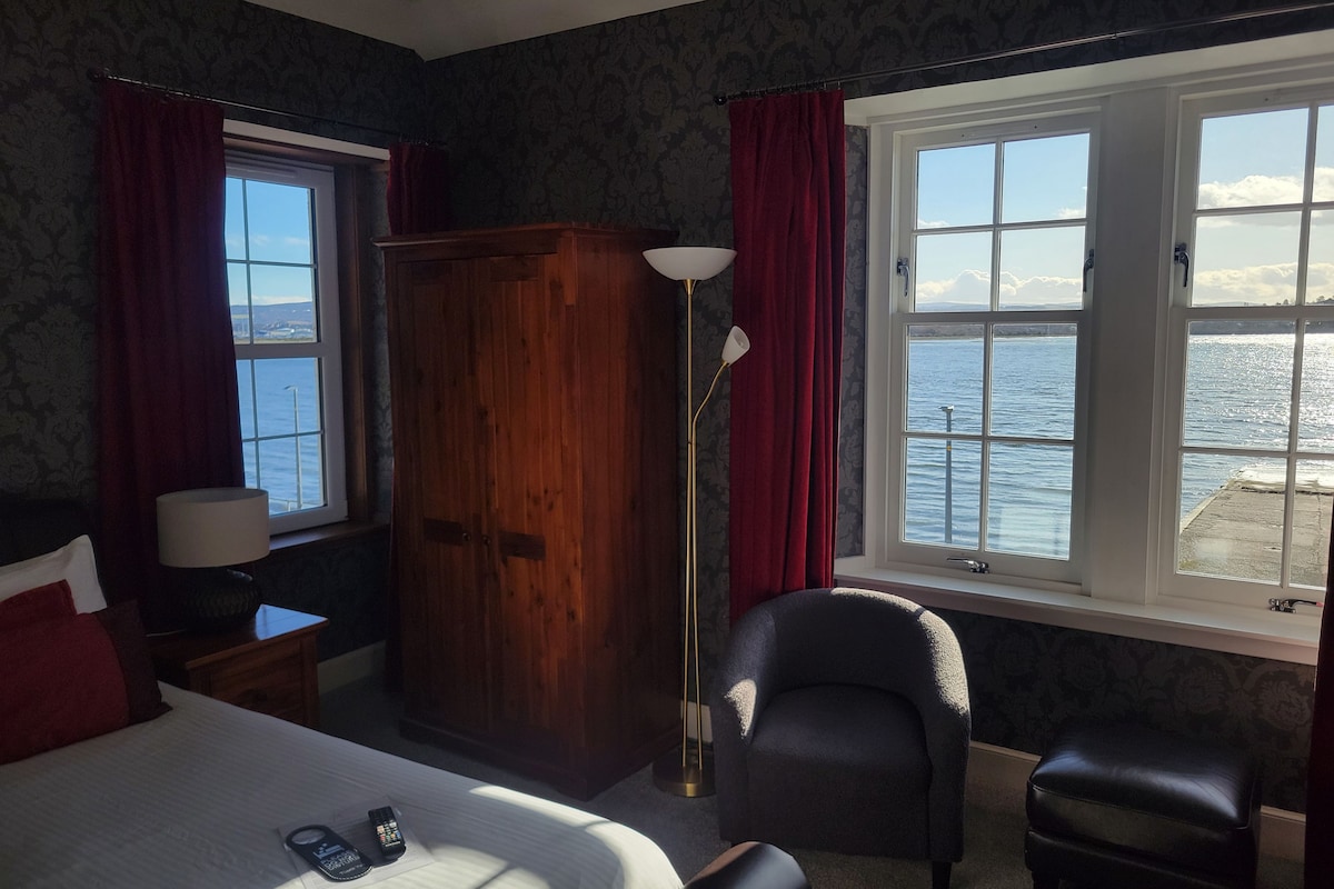 Deluxe Double Room, Sea View | Premium bedding, desk, blackout drapes, iron/ironing board (on request)