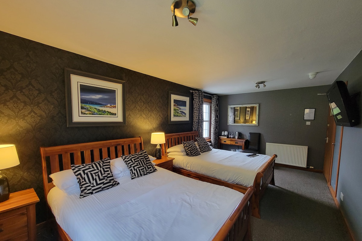 Family Room, Garden View | Premium bedding, desk, blackout drapes, iron/ironing board (on request)