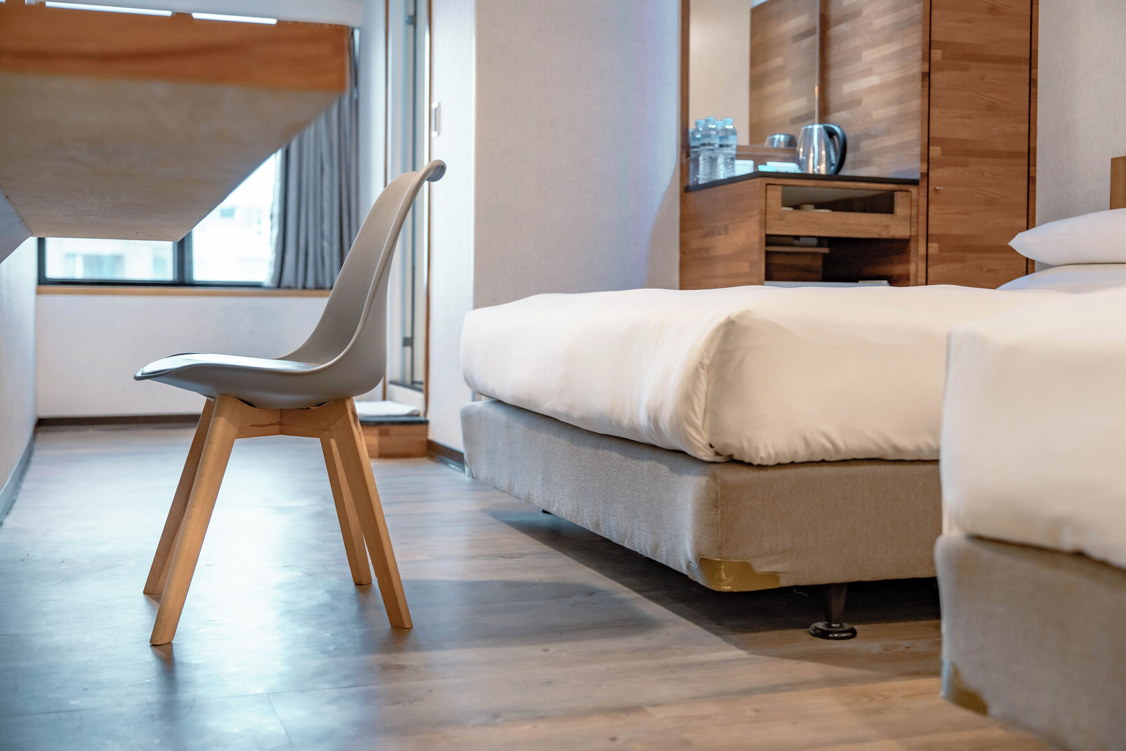 family room | down duvets, free minibar, in-room safe, desk