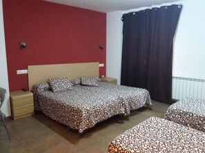 Literie de qualité supérieure, bureau, lits bébé (en supplément)