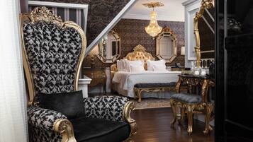 Suite, Jetted Tub (Master Imperial) | Premium bedding, minibar, in-room safe, blackout drapes