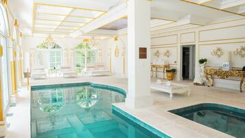 Indoor pool, sun loungers