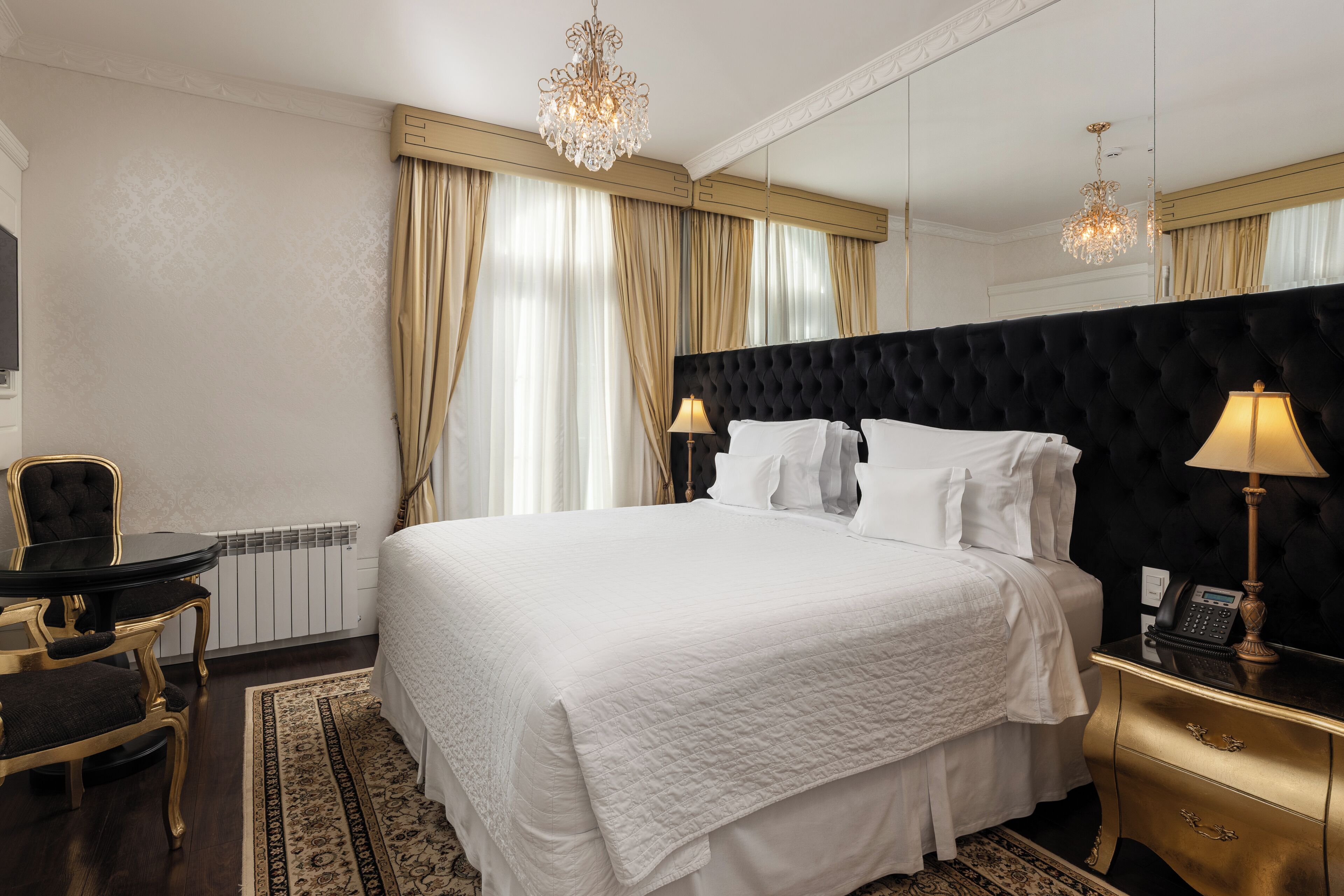 Suite (Grand Colline Terreo) | Sängtillbehör av högsta kvalitet och minibar