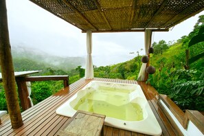 Indoor spa tub - Pousada Sonho Real (Angra dos Reis)