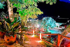 Front of property - evening/night - Pousada Sonho Real (Angra dos Reis)