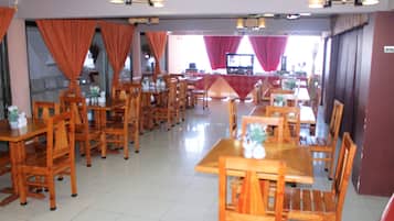 Desayuno buffet incluido todos los días