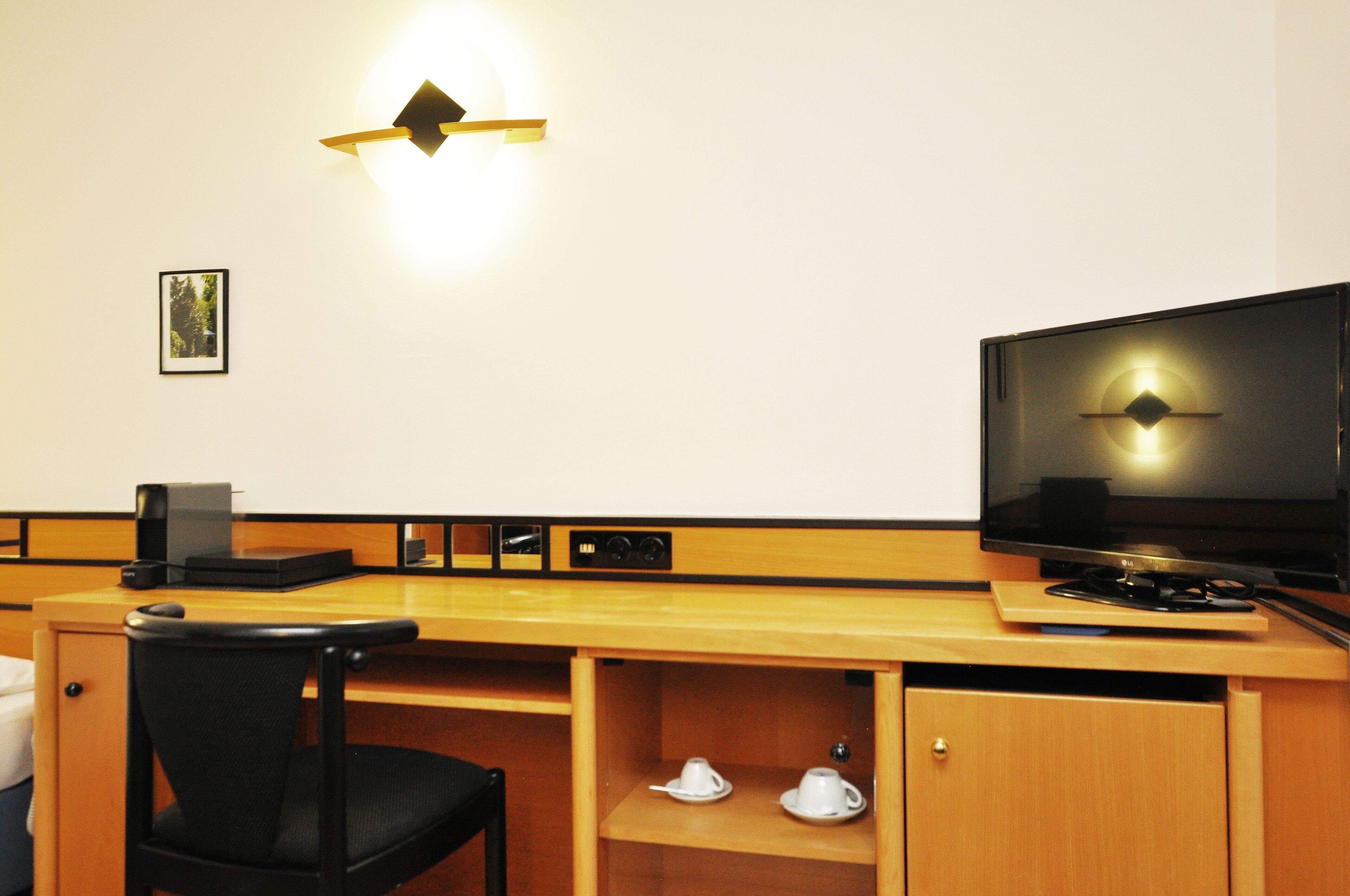 business room, 1 single bed | premium bedding, minibar, in-room safe, desk