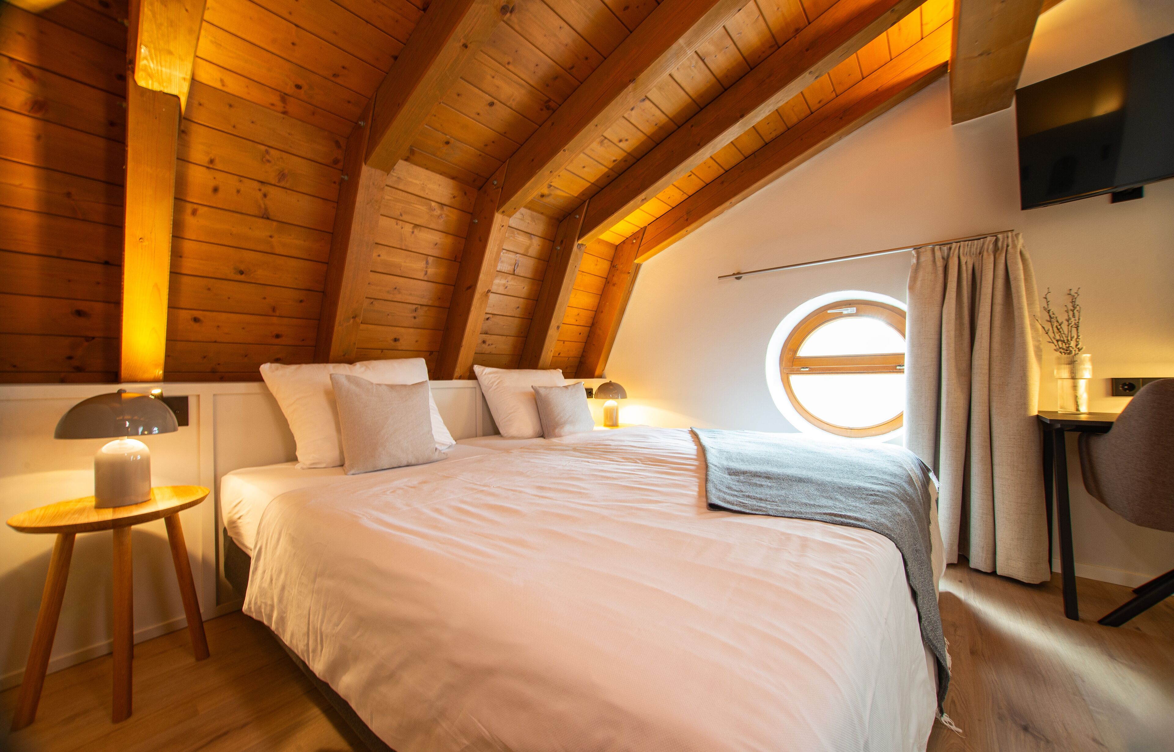 Double Room, Balcony | Premium bedding, in-room safe, desk, free WiFi
