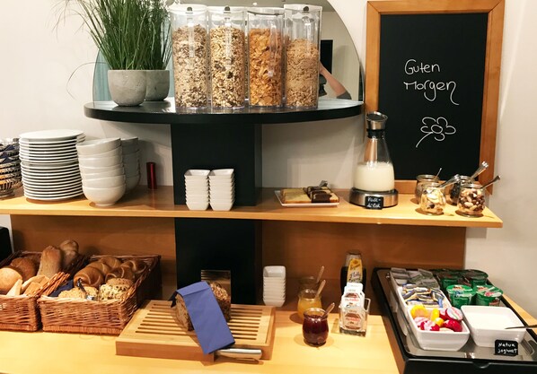 Daily buffet breakfast (EUR 17 per person) - Hotel Villa Waldperlach (Munich)