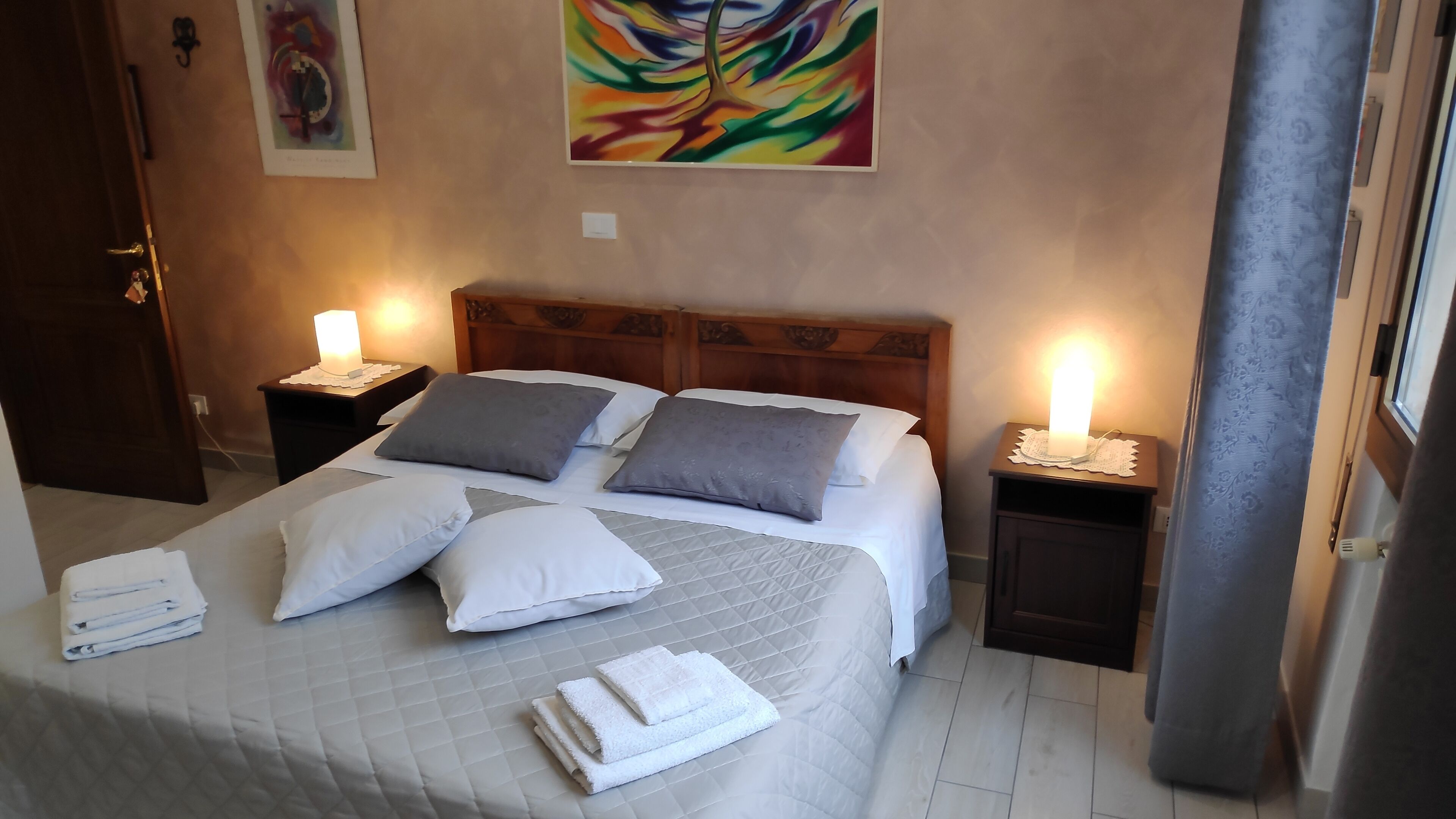 Double or Twin Room, Ensuite, City View (Acero) | Minibar, cortinas blackout, tabla de planchar con plancha y wifi gratis 