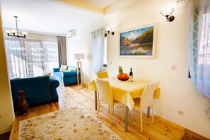 Luxury Villa, 2 Bedrooms, Lake View | In-room dining - Paradise House Skadar Lake (Drušici)