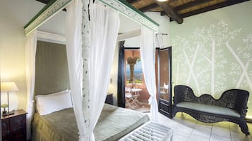 Villa, 3 Bedrooms | 3 bedrooms, in-room safe, soundproofing, iron/ironing board