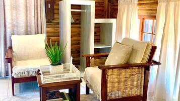 Log Cottage | Living area